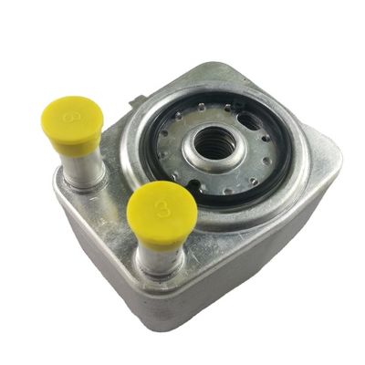 038117021c Motor Yağı Soğutucu Audi Volkswagen Jetta 2010 Otomatik Radyatör Isı Değiştiricisi