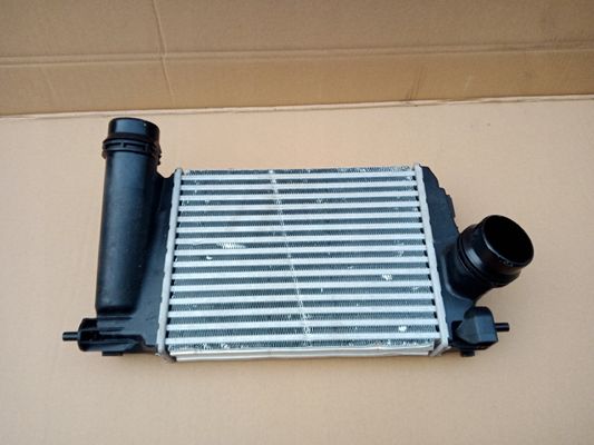 NISSAN QASHQAI II WAGON J11 14461-4EJ0A HR12DDT HRA2DDT için INTERCOOLER şarj ünitesi