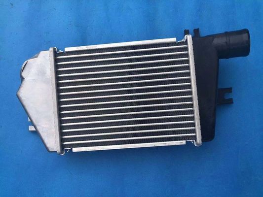 Mitsubishi I Triton L200 MN135001 Araç Montajı için Alüminyum Intercooler