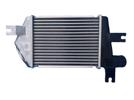 Mitsubishi I Triton L200 MN135001 Araç Montajı için Alüminyum Intercooler