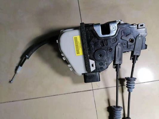 Santa Fe 81320-2W010 Ön Kapı Kilitleme Montajı Kilitlenebilir Sistem Koreli Otomobil Parçaları