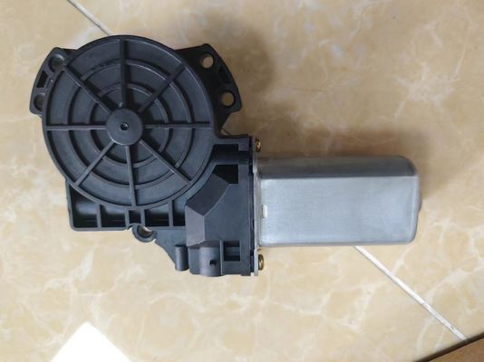 Kia Optima III 11-15 Pencere kaldırma motoru 82450-2T000