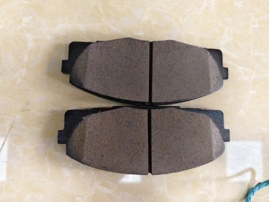 04465-YZZE9 Toyota Hiace LH50 LH60 YH50 YH60 LH55 LH56 için fren yastıkları seti