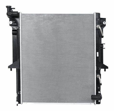 MITSUBISHI L200 Triton 3.5 4WD MN135119 1350A346 ve Sabit için Özel Uyumlu Radyatör