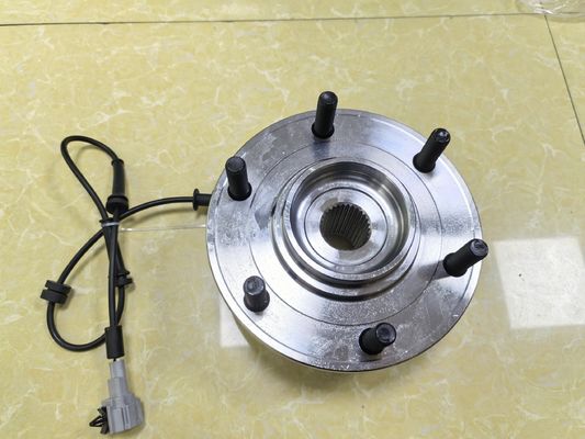 40202-ZR00B 40202-ZR40B Nissan Armada Titan Infiniti QX56 2008-2012 için Otomatik Ön Tekerlek Merkezi ve rulman montajı